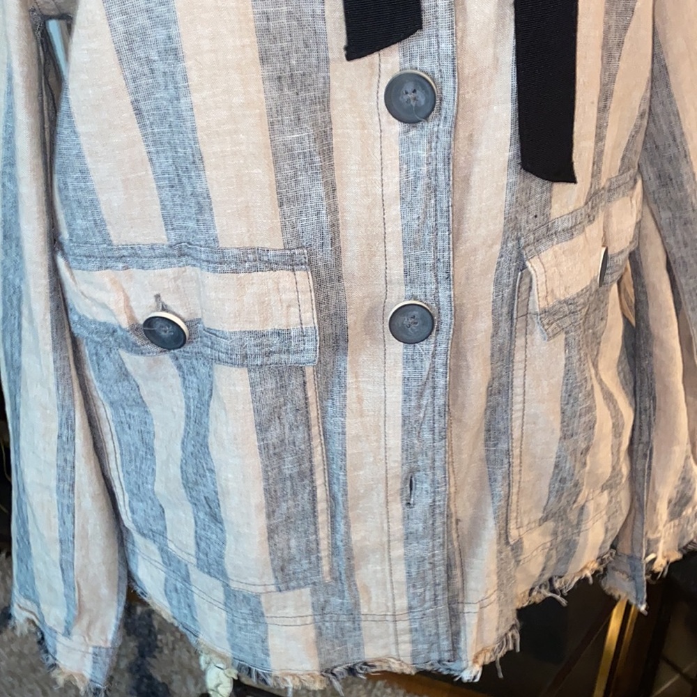 Button Down Top - Picture 2 of 4